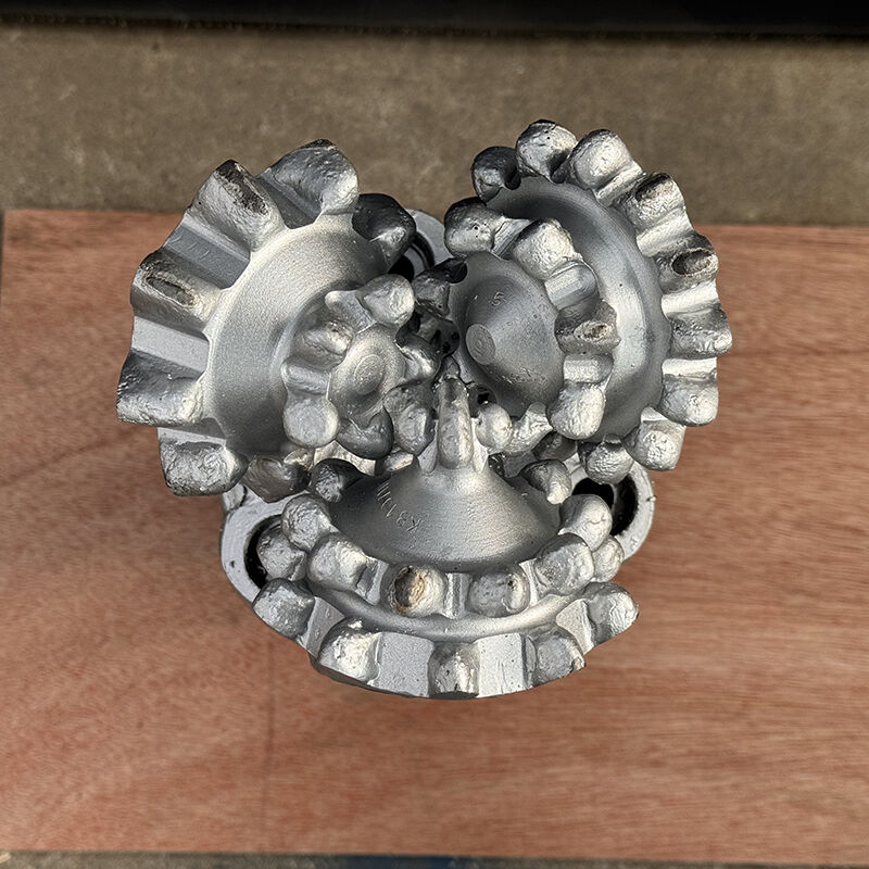 দ্রুত ড্রিলিংয়ের জন্য জার্নাল বিয়ারিং সহ ৫ ১/২ ইঞ্চি স্টিল টুথ ট্রাইকোন ড্রিল বিট